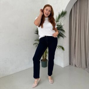 Classic White Tee & Straight-Leg Denim Combo