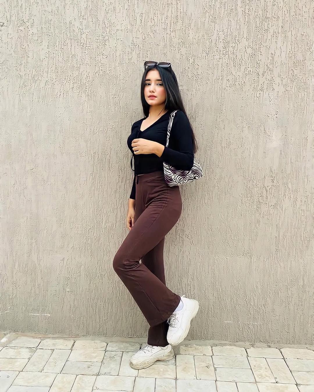 What to Wear with Brown Pants for Any Occasion: 15+ Combos for ...