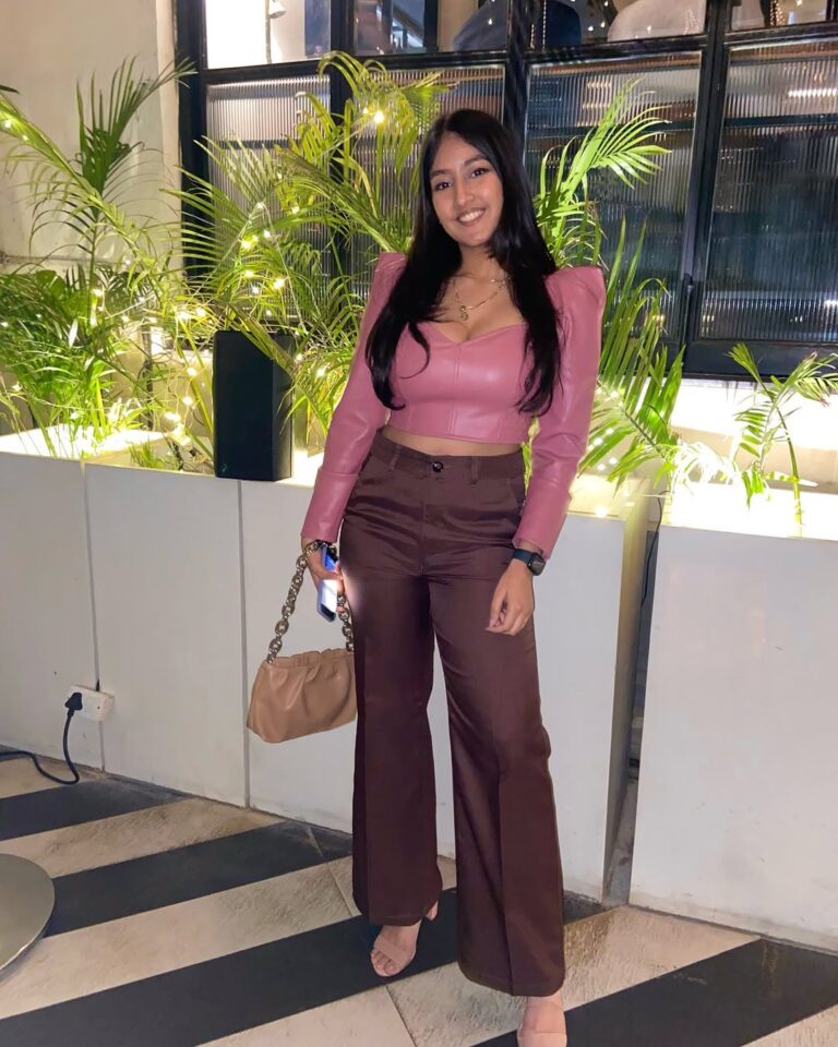 What to Wear with Brown Pants for Any Occasion: 15+ Combos for ...