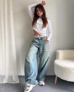 Cropped Baggy Jeans