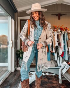 How to Style Cowgirl Outfit