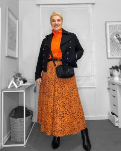 How to Dress Over 50 and Overweight