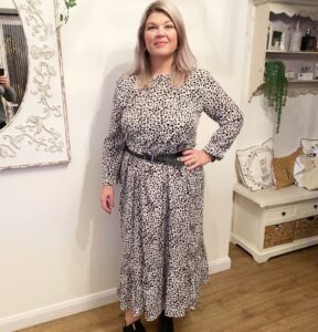 How to Dress Over 50 and Overweight