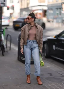 How to Style Mom Jeans