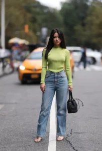 Mom Jeans Outfit for Women