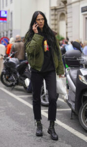 How to Style Black Jeans Women