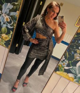 What to Wear to Concert Over 40