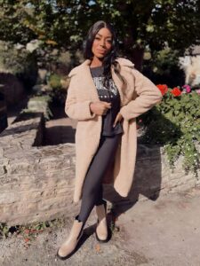 What to Wear with Teddy Coat for Women