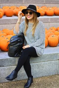 How to Wear Chelsea Boots with Leggings