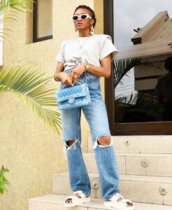 how to style baggy ripped jeans