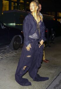 Rihanna Baggy Jeans Outfits