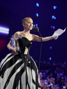 Ariana Grande Stage Outfits