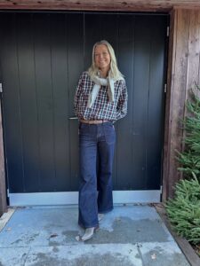 how to wear bootleg jeans