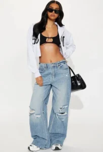 how to style baggy ripped jeans
